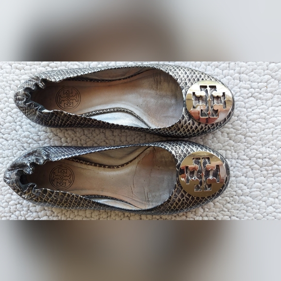 Tory Burch Shoes - Tory Burch Reva classic snakeskin print ballet flats size 7.5